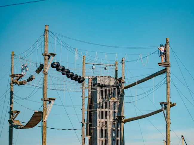 sherkston-shores-beach-resort-high-ropesaerial-challenge (1)